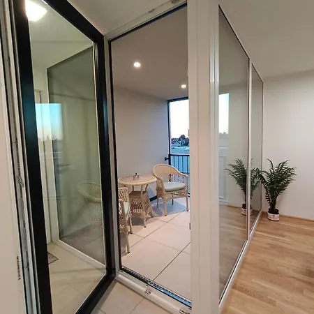 Neu Erstellte Mit Balkon In Hard