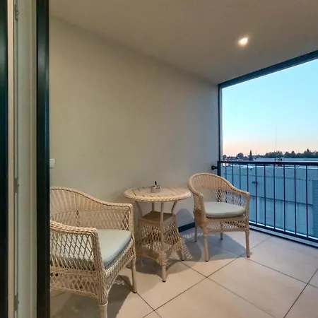 Neu Erstellte Mit Balkon In Hard