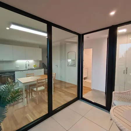 Neu Erstellte Mit Balkon In Hard