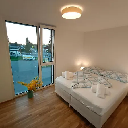 Neu Erstellte Mit Balkon In Appartement